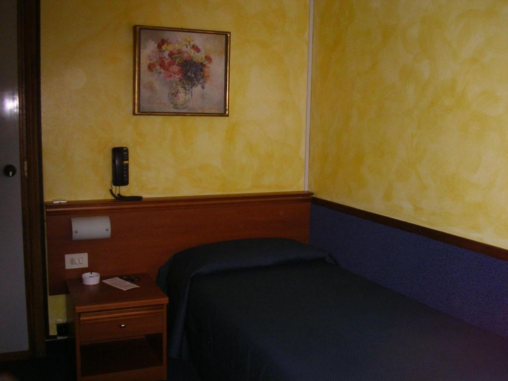 Albergo Cristallo Legnano Room photo