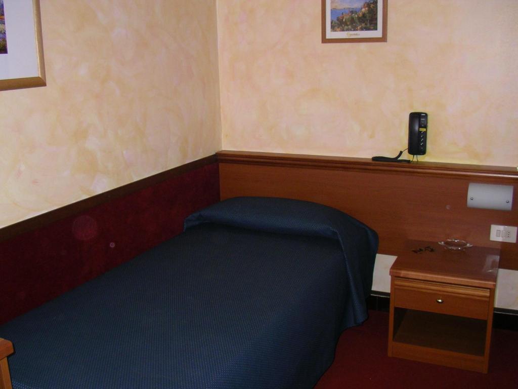 Albergo Cristallo Legnano Room photo